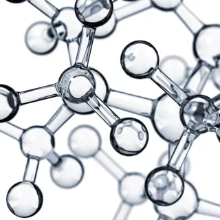 320x320 Steckbrief VitaminC C3 Immunsystem Immun 2024 Molekülkette moleküle was bedeutet orthomolekular grafil molekuele titelbild Moleküle Atome Glas grau weiß transparent Steckbrief-Grafik ©BlackJack3D gläsern durchsichtig tusche BlackJack3D iStock Freisteller